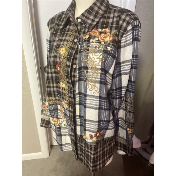 Large Embroidered Plaid Women’s Blouse Blue By Paparazzi nWT Flannel Top - Picture 3 of 9